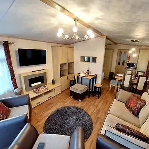 Mobilhomes 6 Et 8 Personnes Aven Kerlann Draps Fournis Camping