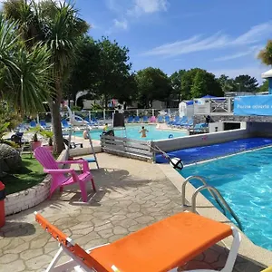 Mobil-home 6/8 Personnes Au Domaine De Kerlann, Camping